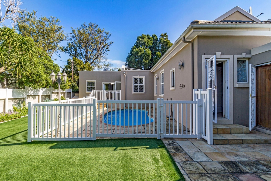 5 Bedroom Property for Sale in Golden Acre Western Cape